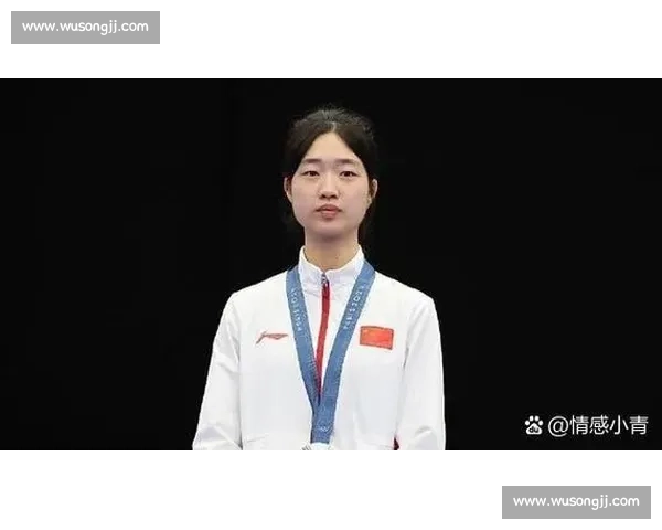 柔道冠军的成长之路与竞技精神背后的坚持与荣耀 柔道冠军的成长之路与竞技精神背后的坚持与荣耀